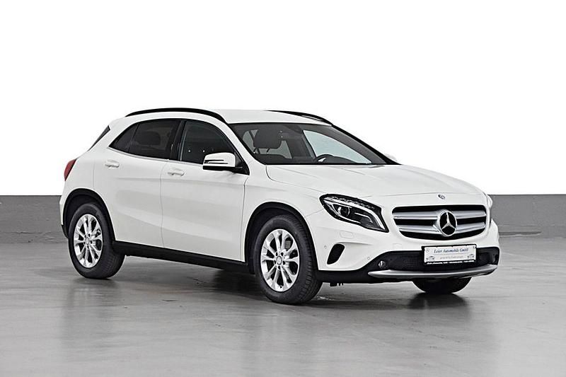 Gebraucht Mercedes GLA180 Style 109 PS (80 kW) 2017 Weiß SUV