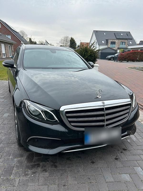 Gebraucht Mercedes E220 2019 Schwarz Kombi