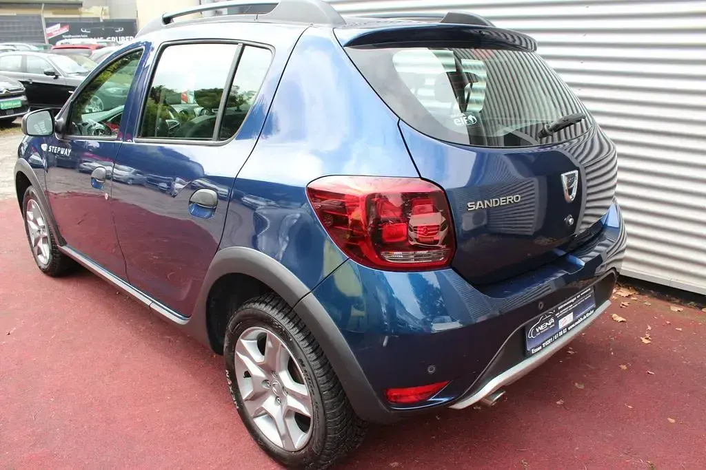 Gebraucht Dacia Sandero Stepway 90 PS (66 kW) 2017 Blau cosmos (metallic) SUV