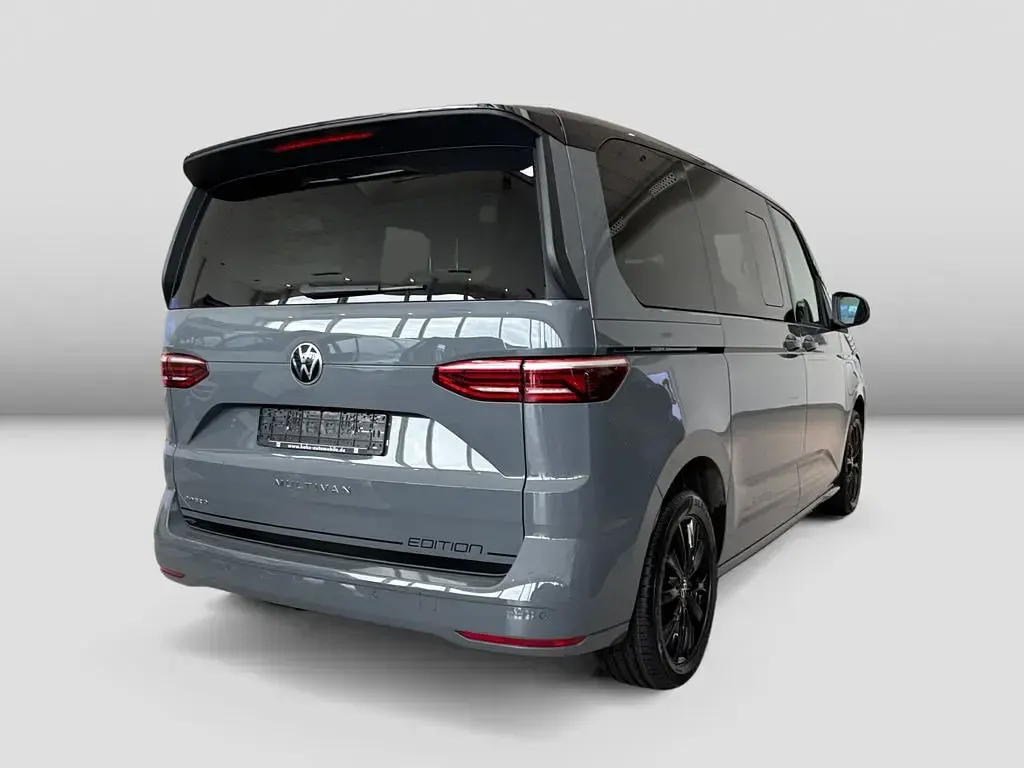 Gebraucht VW Multivan Edition 218 PS (160 kW) 2023 Grau Van / Kleinbus
