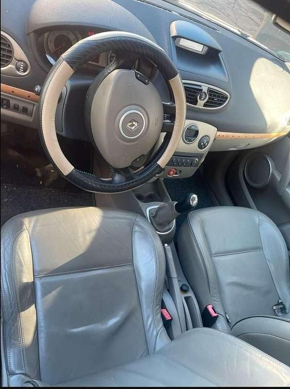 Gebraucht Renault Clio II Initiale 111 PS (81 kW) 2006 Braun Limousine