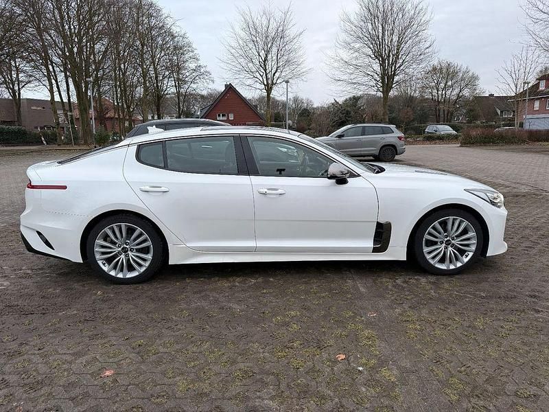 Gebraucht Kia Stinger GT-Line 200 PS (147 kW) 2019 Weiß Kleinwagen