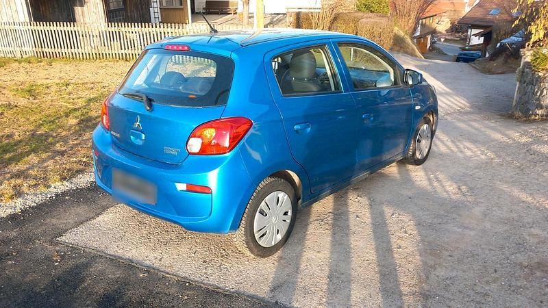 Gebraucht Mitsubishi Space Star 70 PS (51 kW) 2018 Blau Kleinwagen