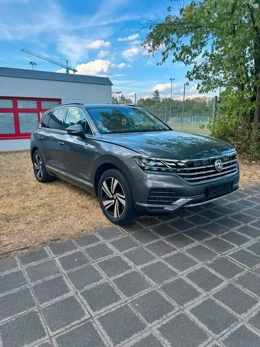 Gebraucht VW Touareg 286 PS (210 kW) 2019 Grau SUV