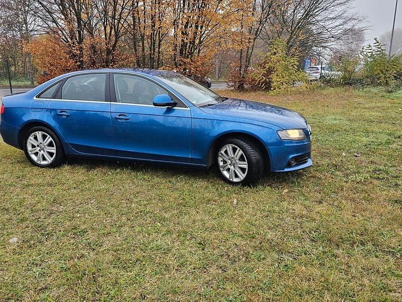 Gebraucht Audi A4 Attraction 190 PS (139 kW) 2008 Blau Limousine