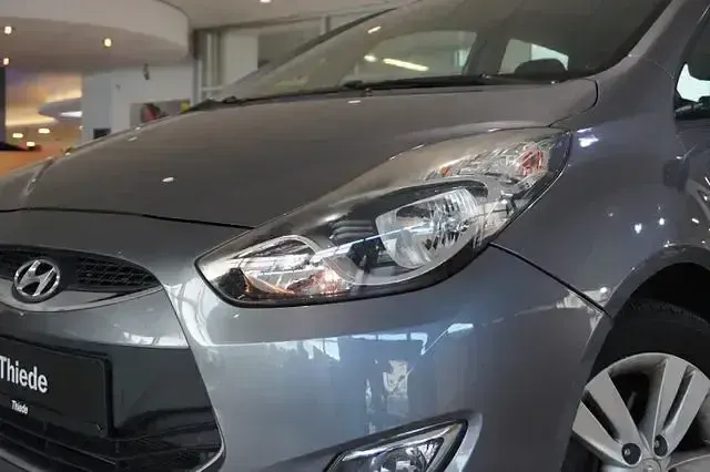 Gebraucht Hyundai ix20 Trend 125 PS (91 kW) 2015 Grau metallic Kleinwagen