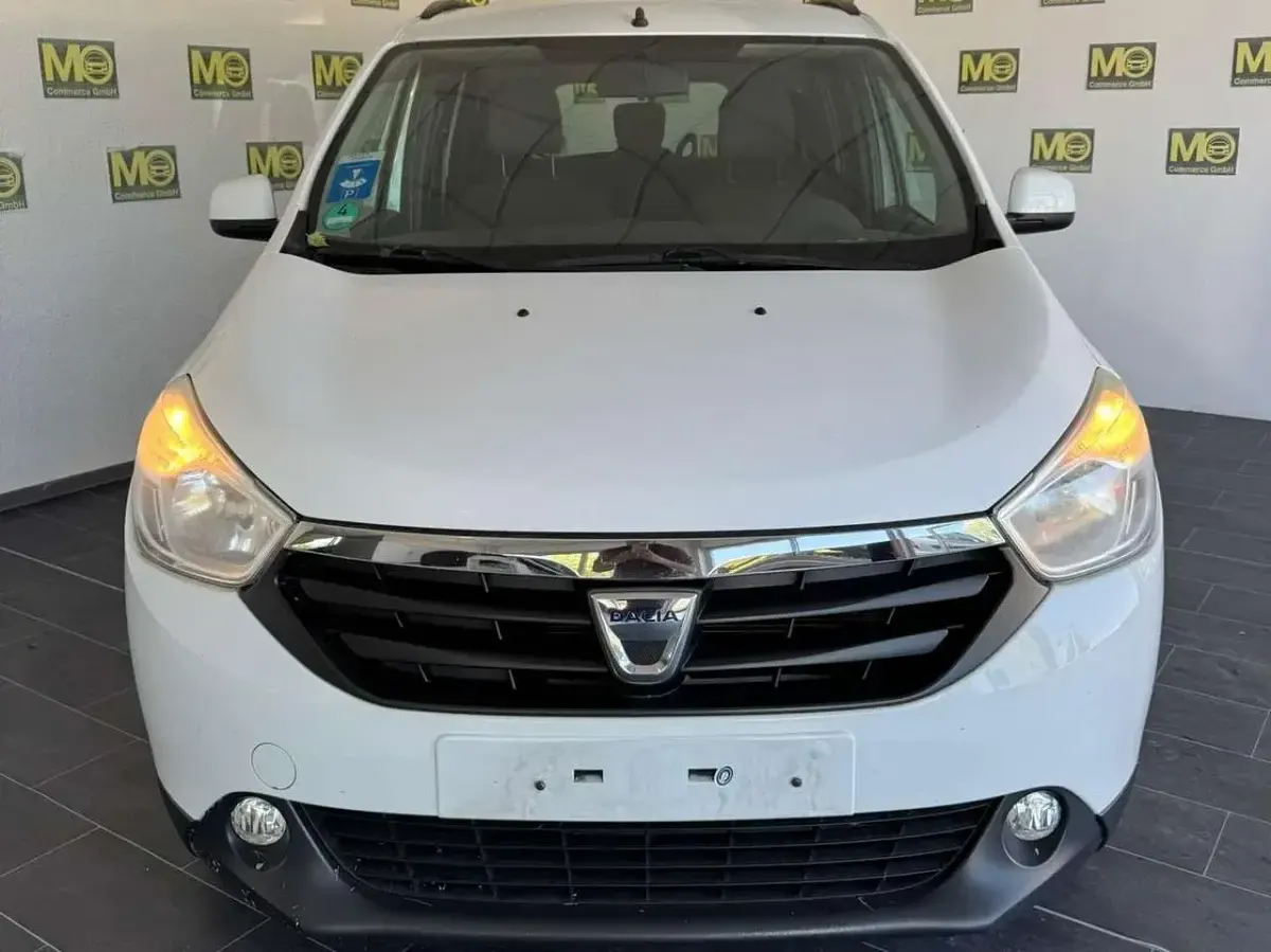 Gebraucht Dacia Lodgy Lauréate 83 PS (61 kW) 2013 Gletscherweiss Van / Kleinbus