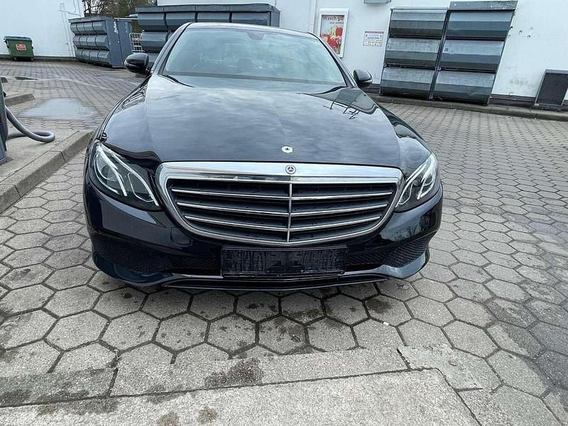 Gebraucht Mercedes E220 Edition 194 PS (142 kW) 2019 Other Limousine