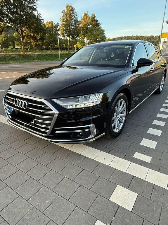 Schwarz Gebraucht 2018 Audi A8L Ambiente Limousine | 41.900 € (Fairer Preis) - Bild 1/4