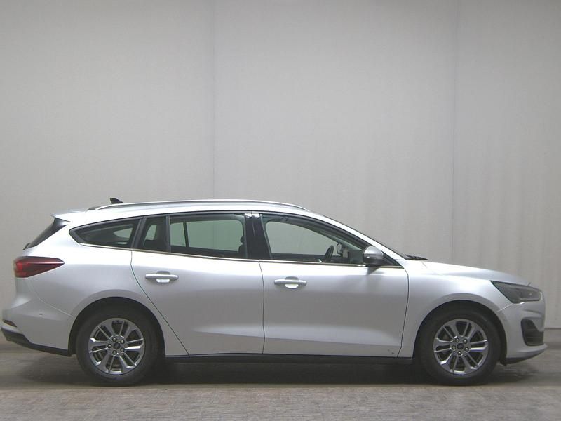 Gebraucht Ford Focus Titanium 120 PS (88 kW) 2022 Silber Kombi