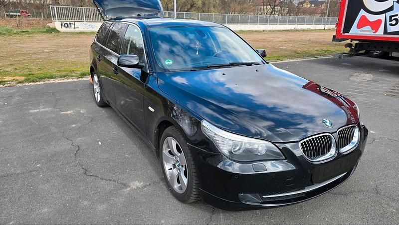 Gebraucht BMW 530 235 PS (172 kW) 2007 Schwarz Kombi