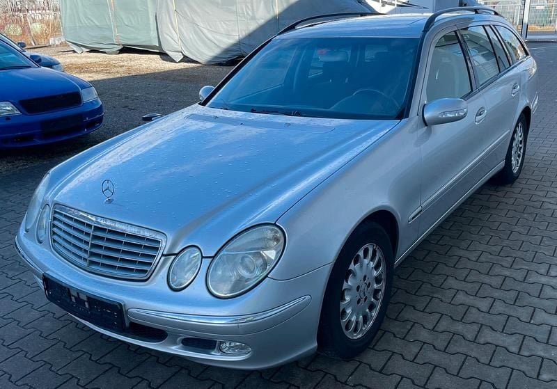 Gebraucht Mercedes E220 Elegance 150 PS (110 kW) 2004 Kombi