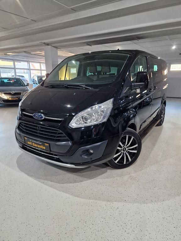 Gebraucht Ford Tourneo 131 PS (96 kW) 2017 Schwarz Van / Kleinbus