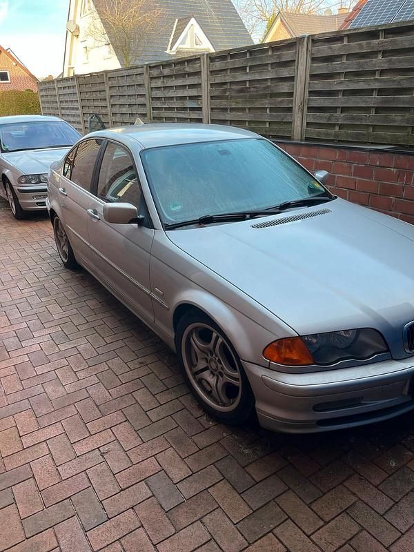 Silber Gebraucht 1998 BMW 320 Limousine | 1.499 € (Guter Preis) - Bild 1/4
