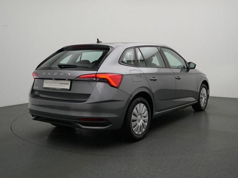 Gebraucht Skoda Scala Essence 95 PS (69 kW) 2024 Grau Kleinwagen