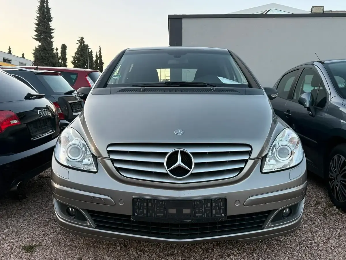 Gebraucht Mercedes B200 135 PS (99 kW) 2006 Grau Van / Kleinbus