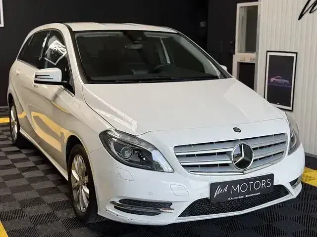 Gebraucht Mercedes B220 184 PS (135 kW) 2013 Weiß Kleinwagen