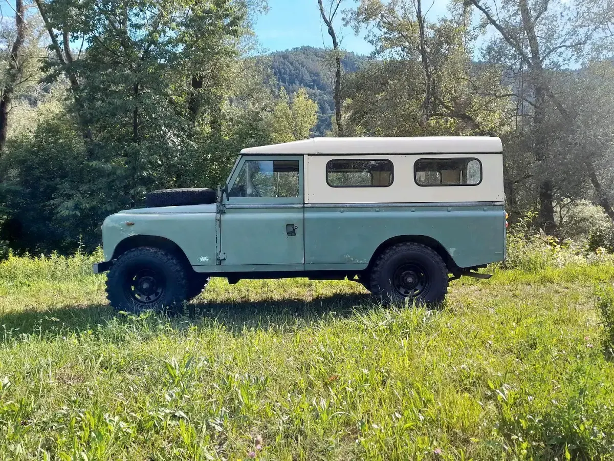 Gebraucht Land Rover 3 120 PS (88 kW) 1983 Grün SUV