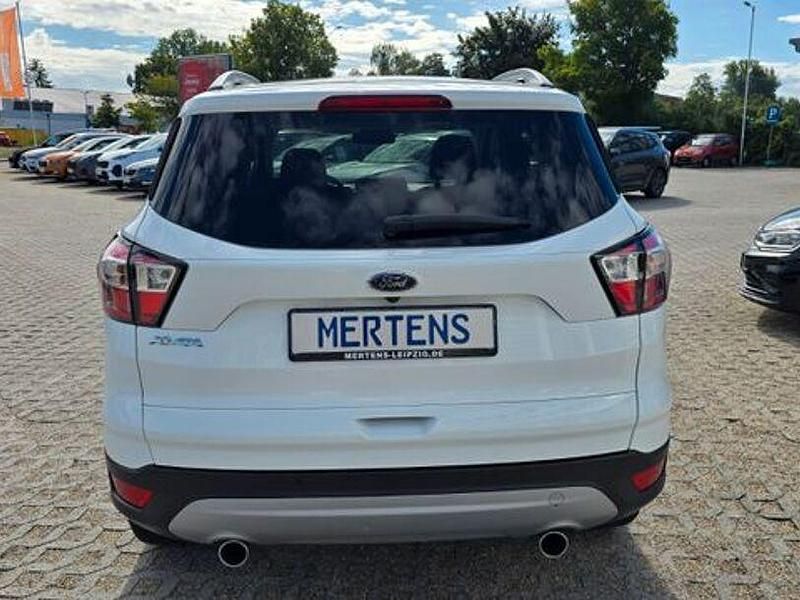 Gebraucht Ford Kuga Titanium 150 PS (110 kW) 2016 Weiß SUV