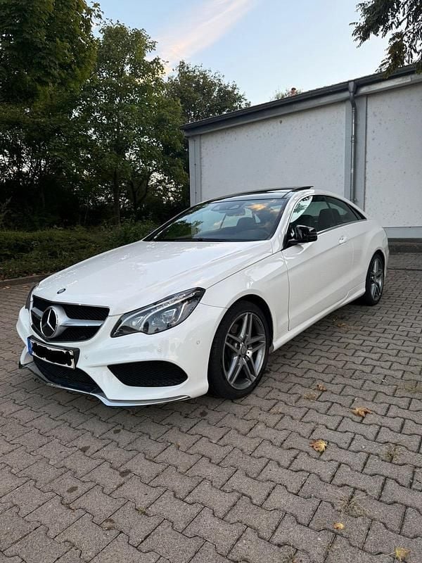Weiß Gebraucht 2013 Mercedes E250 AMG Coupé | 14.990 € (Fairer Preis) - Bild 1/4