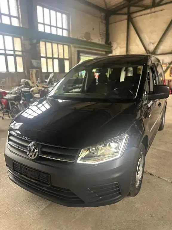 Usata VW Caddy 102 CV (75 kW) 2017 Nero Monovolume