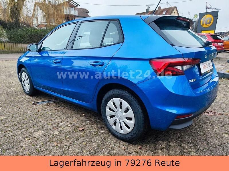 Neu Skoda Fabia Selection 95 PS (69 kW) 2025 Race blau metallic Limousine