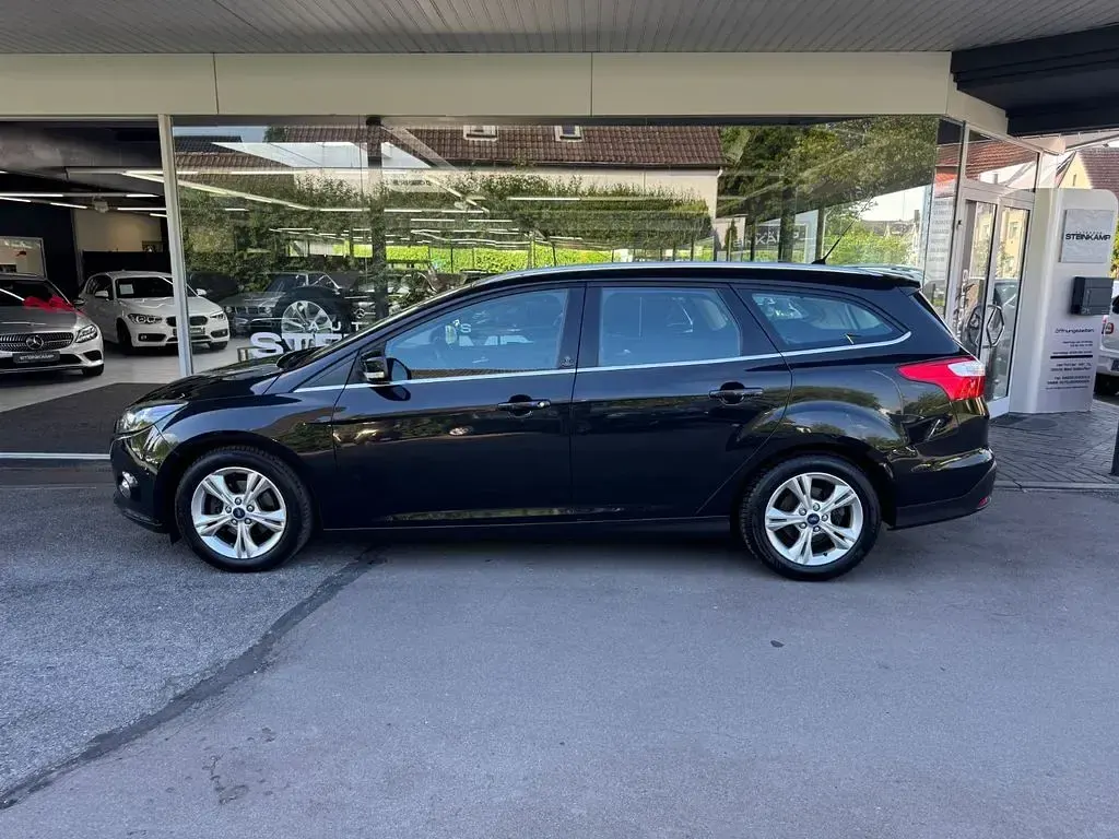 Gebraucht Ford Focus Champions Edition 125 PS (91 kW) 2012 Schwarz Limousine