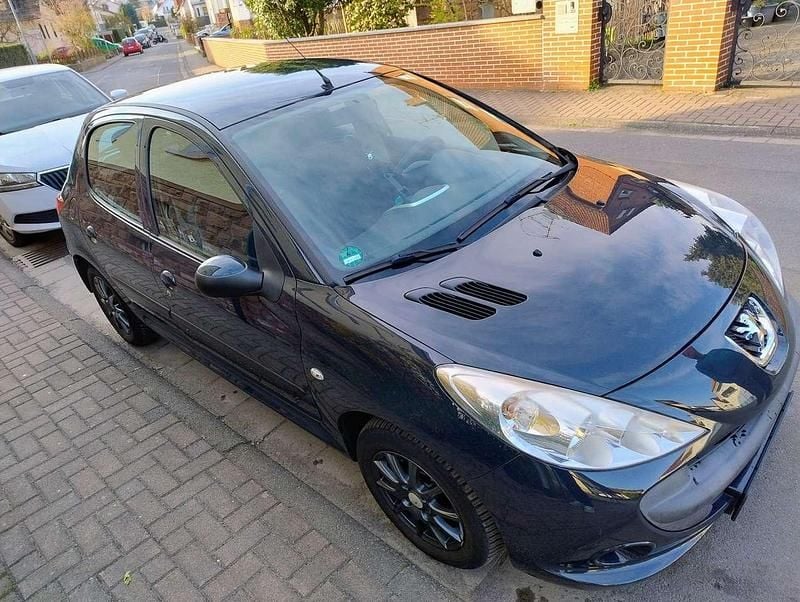Gebraucht Peugeot 206 60 PS (44 kW) 2010 Limousine