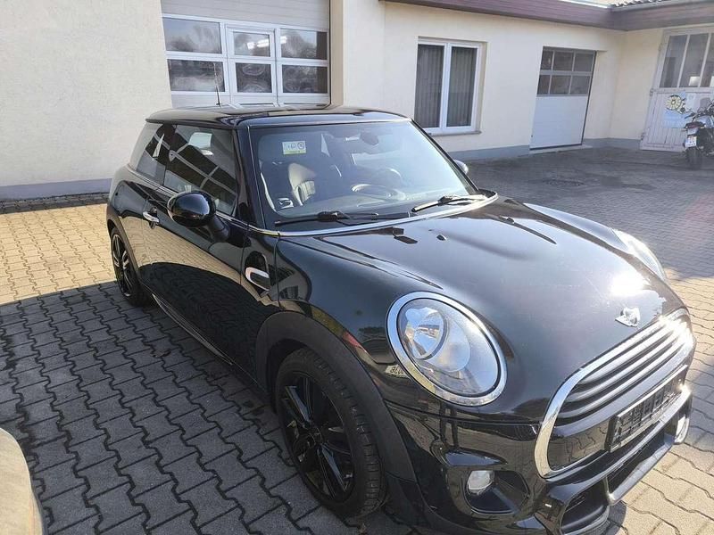 Gebraucht Mini Cooper 136 PS (100 kW) 2018 Midnight black metallic Kleinwagen