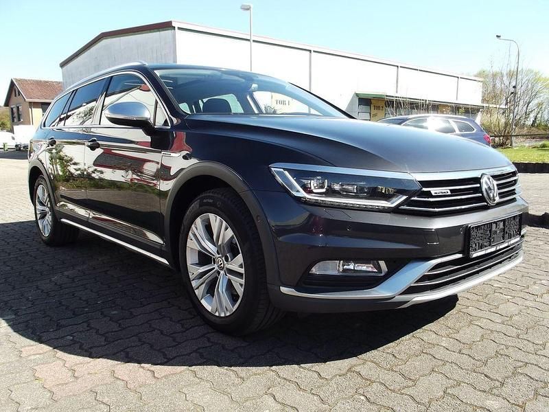 Gebraucht VW Passat Alltrack 190 PS (139 kW) 2018 Grau Kombi