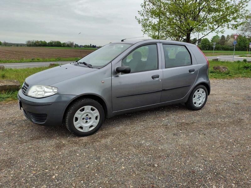 Grau Gebraucht 2005 Fiat Punto Kleinwagen | 800 € (Guter Preis) - Bild 1/4