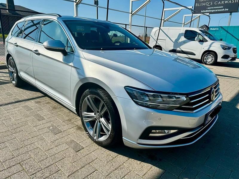 Gebraucht VW Passat 120 PS (88 kW) 2020 Silber Kombi