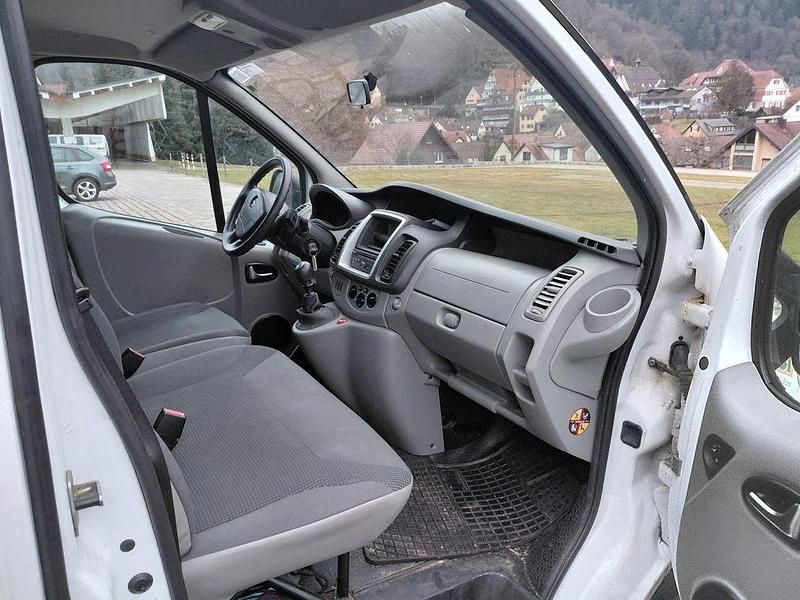 Gebraucht Opel Vivaro 114 PS (83 kW) 2013 Weiß Van / Kleinbus