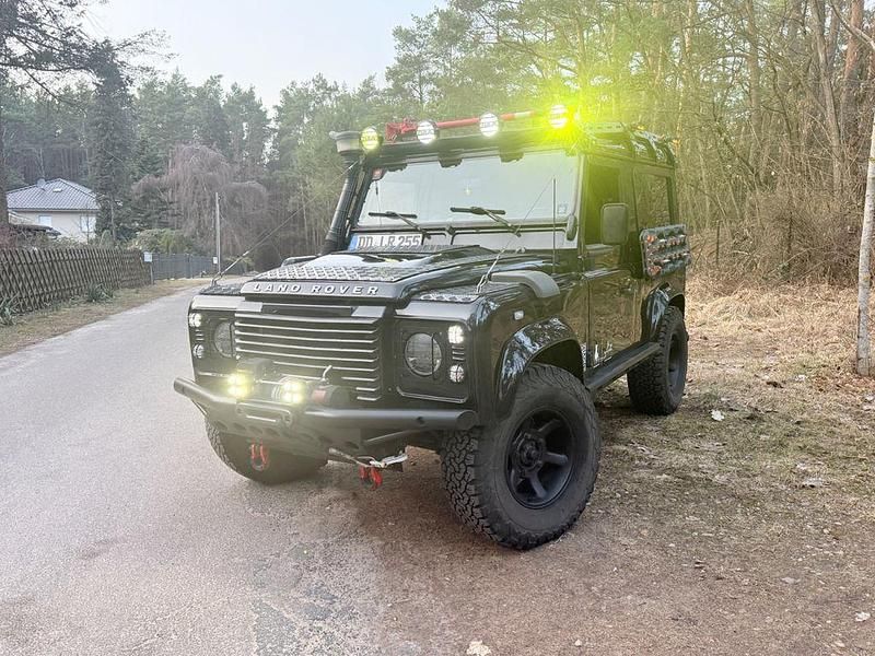 Gebraucht Land Rover Defender 122 PS (89 kW) 2010 Schwarz Kombi