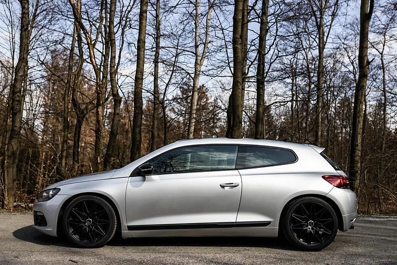 Silber Gebraucht 2011 VW Scirocco Edition Coupé | 7.749 € (Fairer Preis) - Bild 1/4