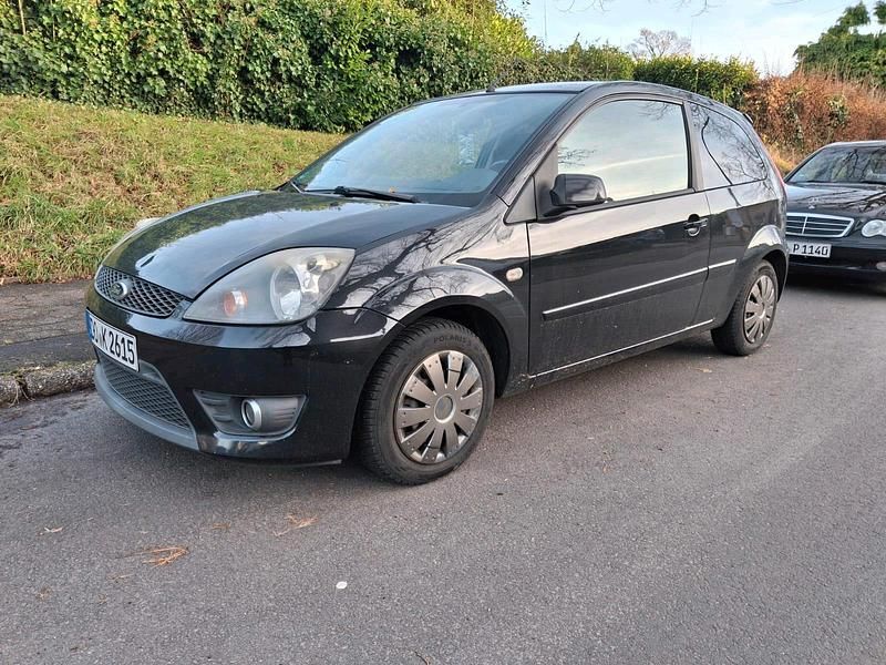 Schwarz Gebraucht 2008 Ford Fiesta Kleinwagen | 1.290 € (Guter Preis) - Bild 1/4