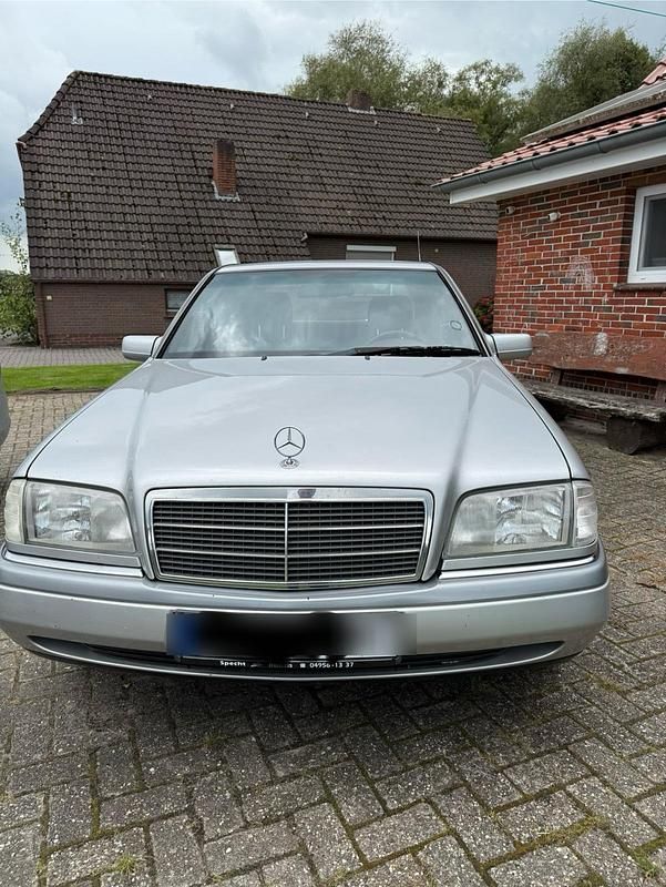 Silber Gebraucht 1994 Mercedes C220 Limousine | 3.500 € - Bild 1/4