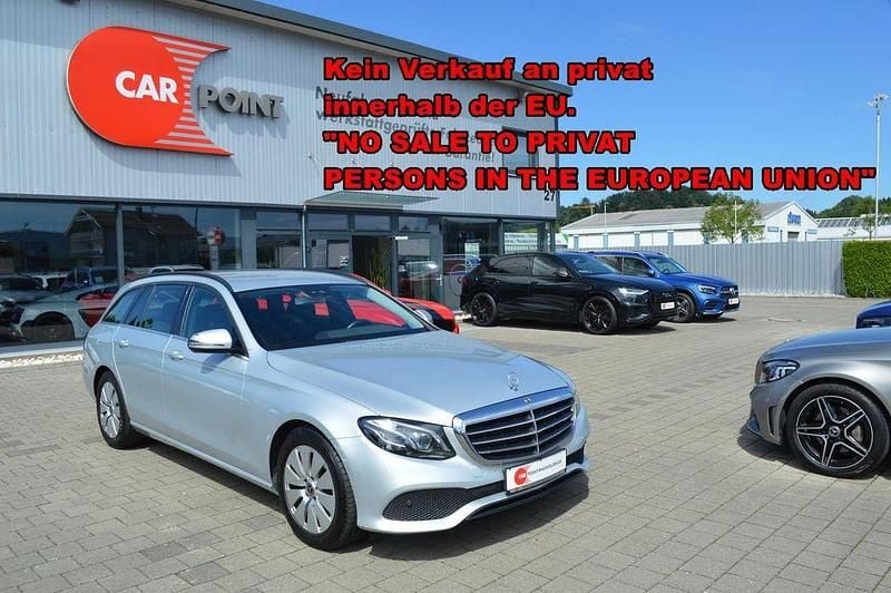 Silber Gebraucht 2018 Mercedes E200 Limousine | 15.550 € - Bild 1/4