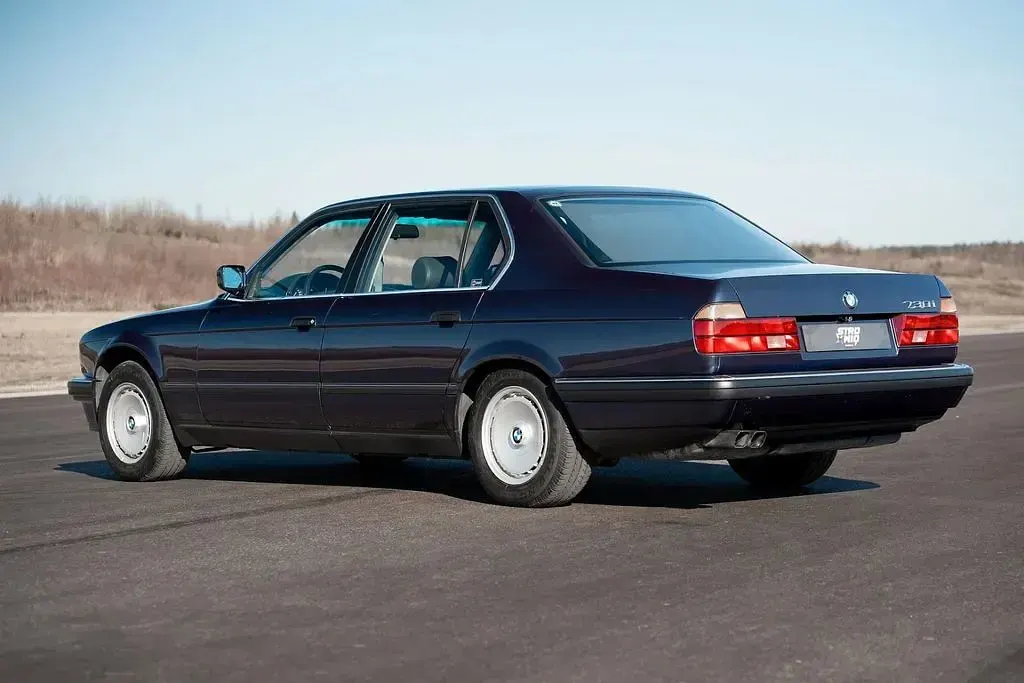 Gebraucht BMW 750L 299 PS (219 kW) 1988 Grau Limousine