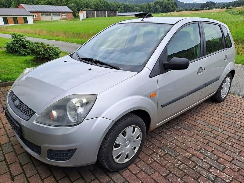 Grau Gebraucht 2007 Ford Fiesta Ambiente Kleinwagen | 599 € (Guter Preis) - Bild 1/4
