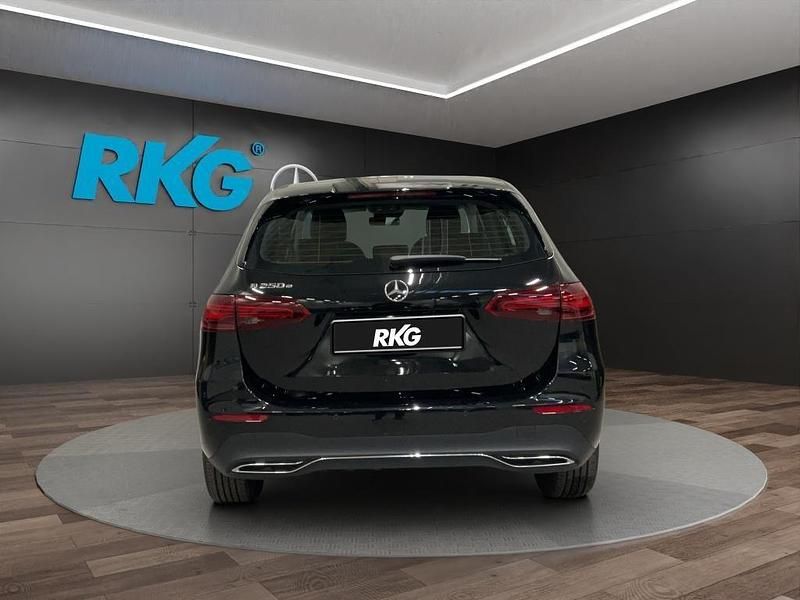 Gebraucht Mercedes E250 Progressive 163 PS (119 kW) 2024 Schwarz Limousine