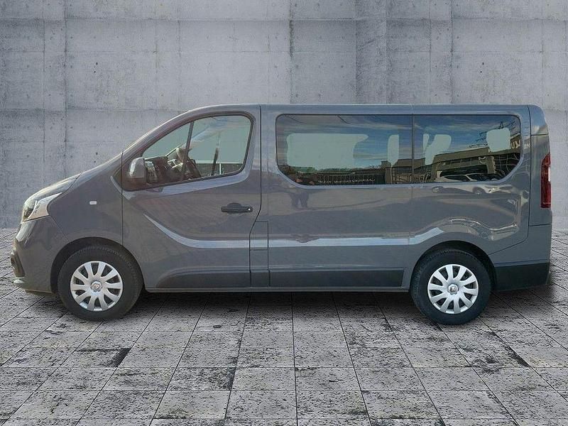 Gebraucht Renault Trafic Expression 121 PS (88 kW) 2019 Taupegrau Van / Kleinbus