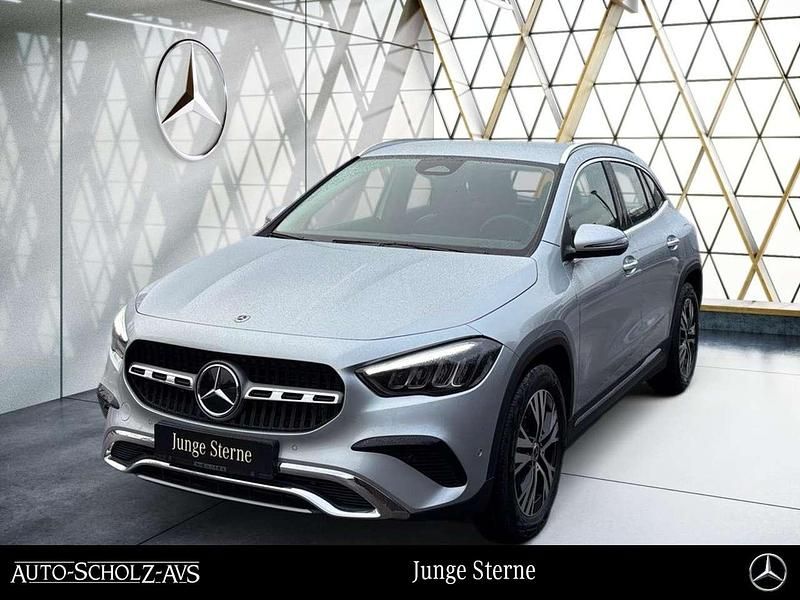 Metalliclack hightechsilber Gebraucht 2024 Mercedes GLA200 Progressive SUV | 38.390 € (Fairer Preis) - Bild 1/3