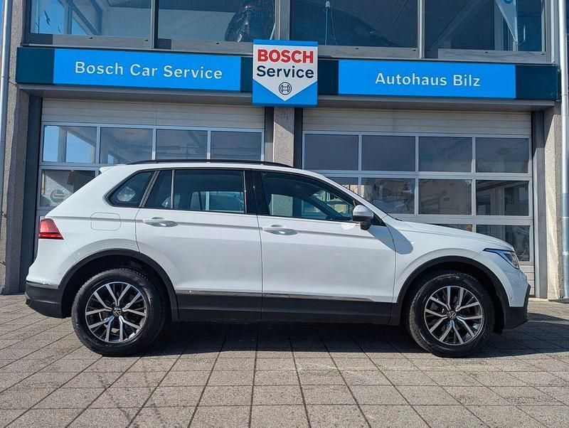 Gebraucht VW Tiguan Life 150 PS (110 kW) 2023 Pure white SUV