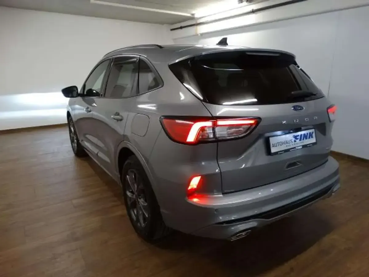 Gebraucht Ford Kuga ST-Line X 152 PS (111 kW) 2022 Solarsilber SUV