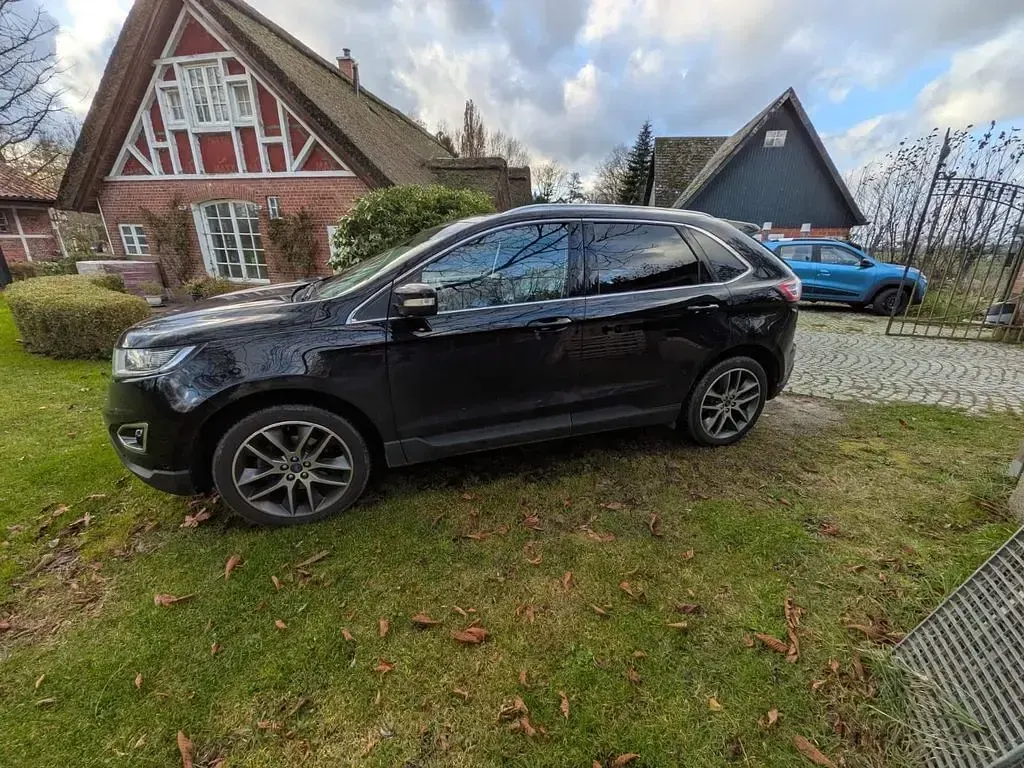 Gebraucht Ford Edge Titanium 209 PS (153 kW) 2017 Schwarz SUV