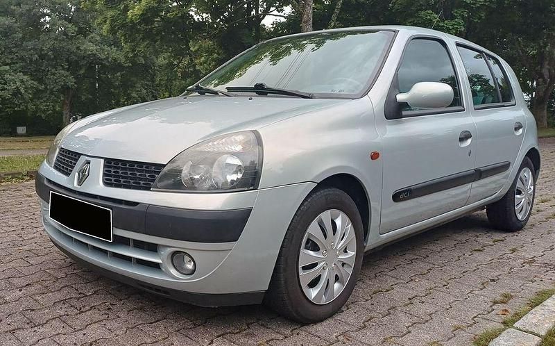 Silber Gebraucht 2002 Renault Clio II Limousine | 1.590 € (Guter Preis) - Bild 1/4