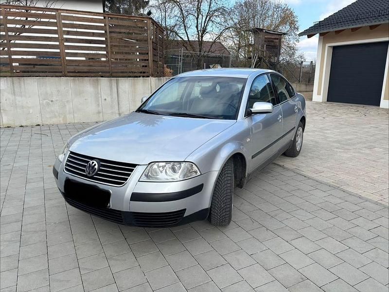 Gebraucht VW Passat 116 PS (85 kW) 2001 Silber Limousine