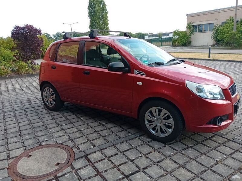Braun Gebraucht 2010 Chevrolet Aveo Limousine | 2.590 € (Fairer Preis) - Bild 1/4