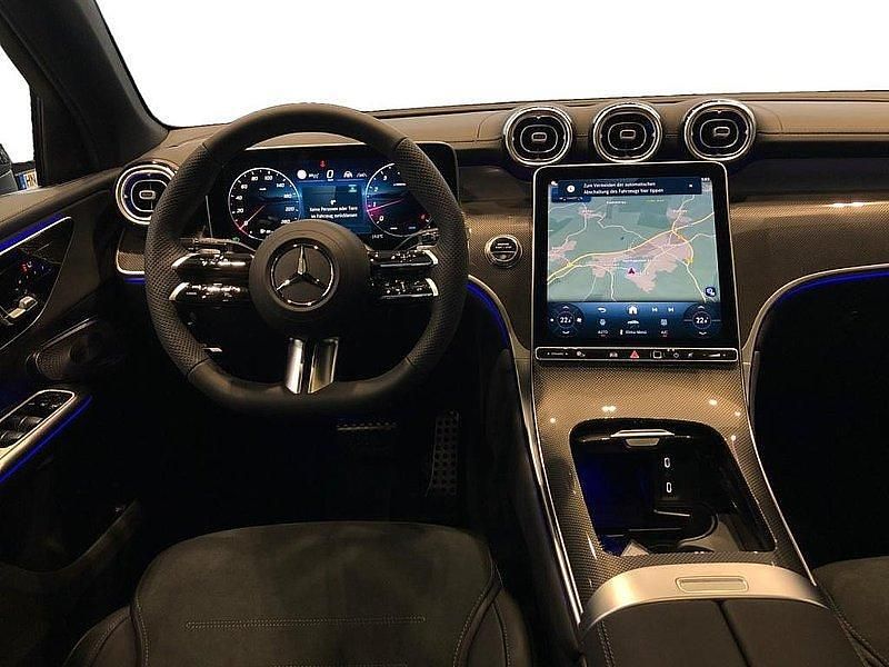 Gebraucht Mercedes GLC300 258 PS (189 kW) 2025 Metalliclack graphitgrau Coupé